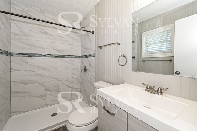 Building Photo - One-level living in this 3 BR, 2 BA home