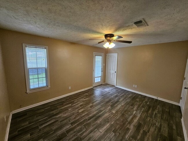 Building Photo - 110 Lacey Ln