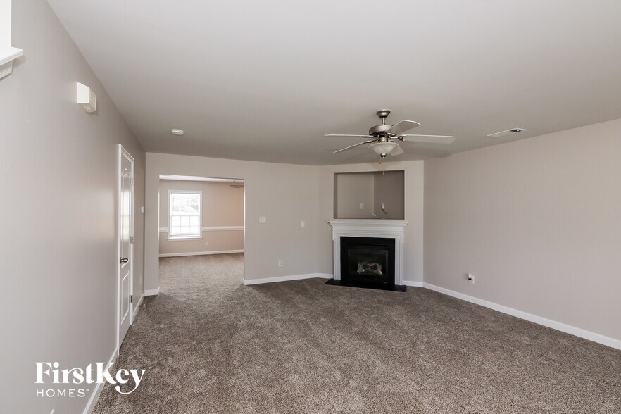 Building Photo - 2922 Blueberry Dr