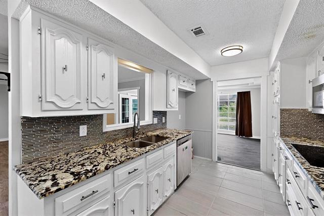 Building Photo - 2407 Meadow Creek Dr