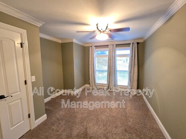 Building Photo - 216 Shady Ridge Ln