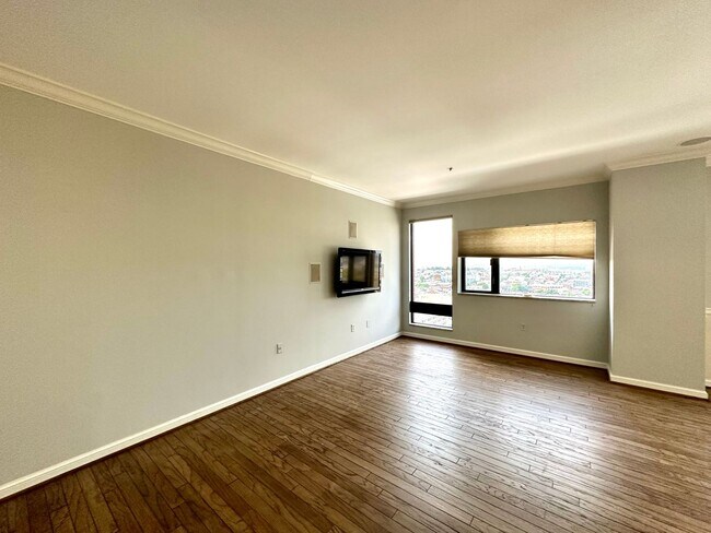 Building Photo - Charming 1 Bedroom/ 1.5 Bathroom Condo Unit in Inner Harbor, Baltimore, MD!