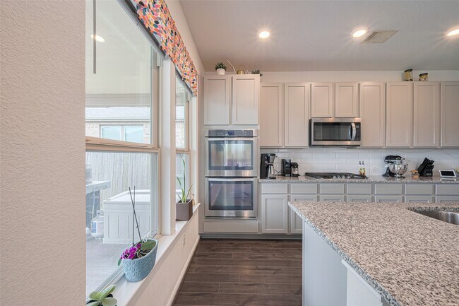 Building Photo - 1714 Clifton Hills Ln