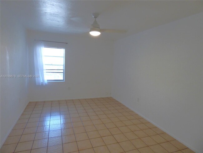 Building Photo - 9631 SW 77th Ave