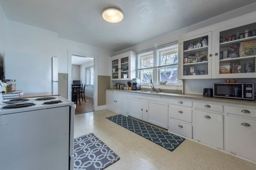 Building Photo - 409 E Coatsville Ave