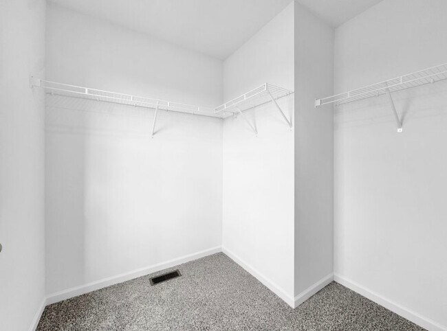 Building Photo - 324 Basin Ct