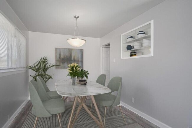 Building Photo - Fantastic 3bd/1ba home! Coming soon!