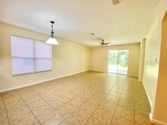 Building Photo - 705 Ravenshill Way