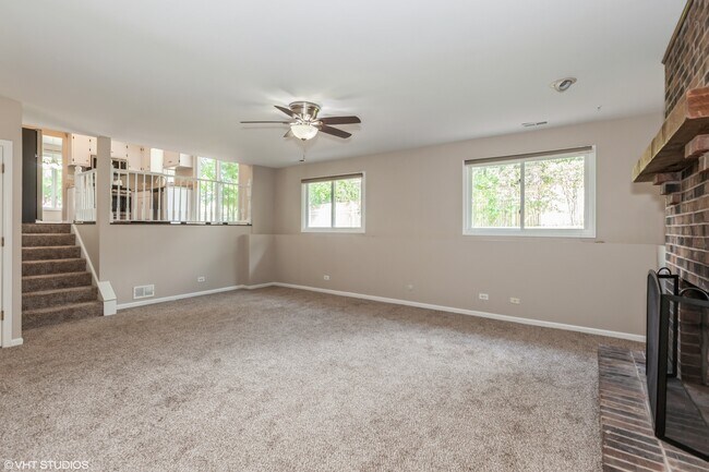 Building Photo - 98 Quail Hollow Ct