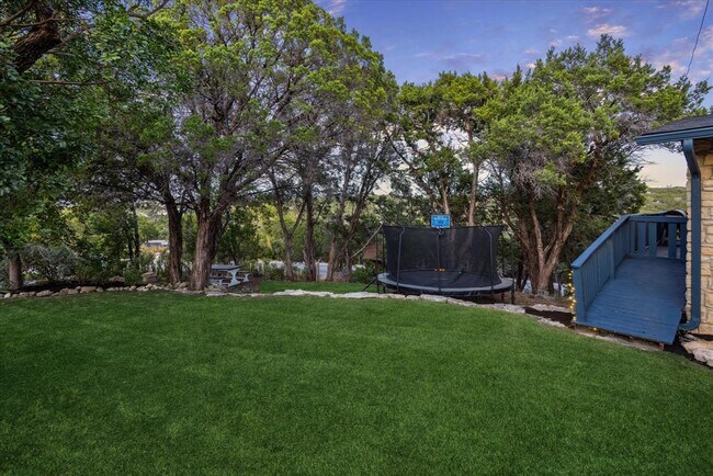 Building Photo - 6407 Lynn Ln