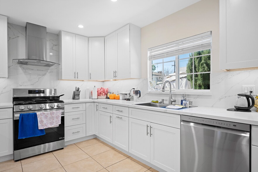 Building Photo - 1520 Orange Grove Ave