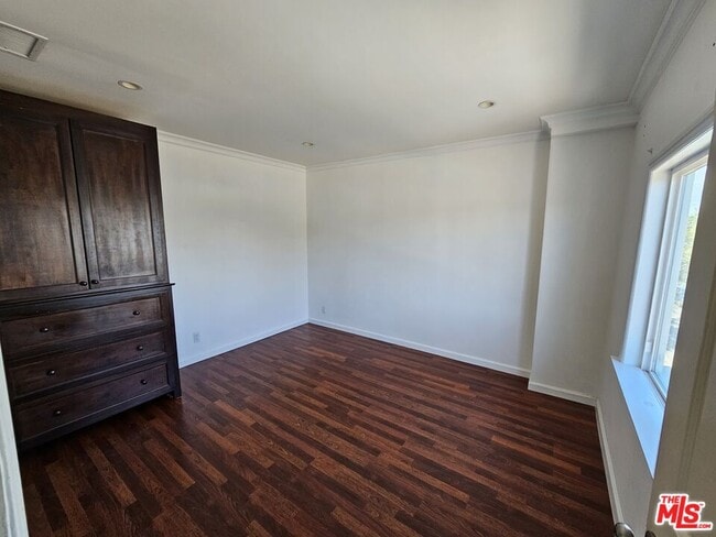 Building Photo - 2737 S Robertson Blvd