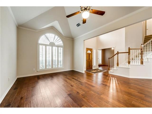 Building Photo - 2621 Pine Springs Dr