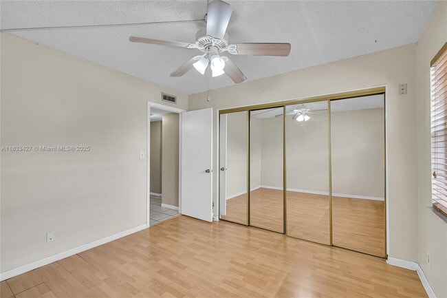 Building Photo - 1100 NW 87th Ave