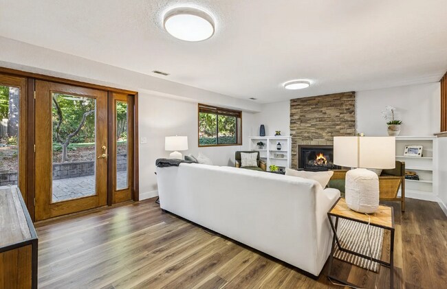 Building Photo - 2583 Pimlico Dr