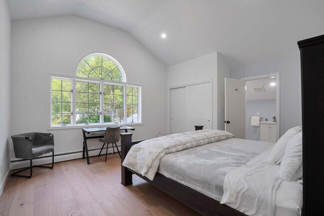 Building Photo - 1 Ginny Ct