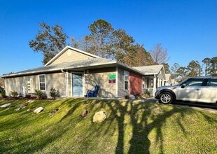 Building Photo - 4003 SW 27th St