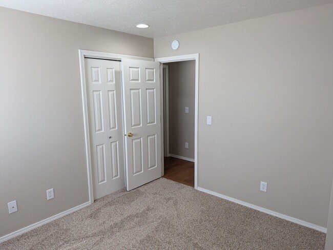 Building Photo - 5817 Cobalt Loop SE