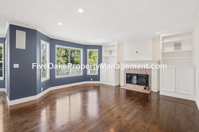Building Photo - 2025 Moonstone Cir