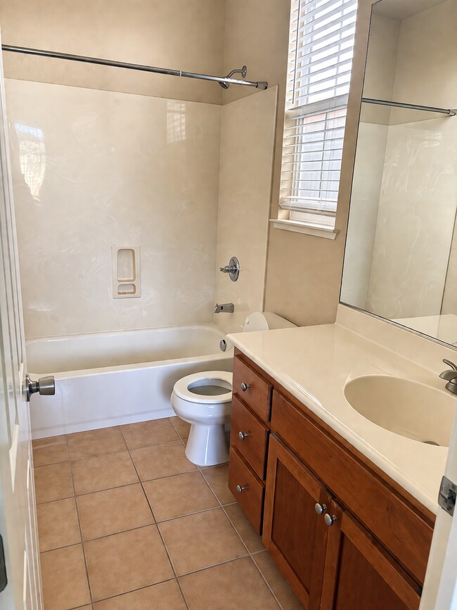 Building Photo - Spacious 3,400 sq foot home. 4 bedroom 4 bath Prime San Jose location