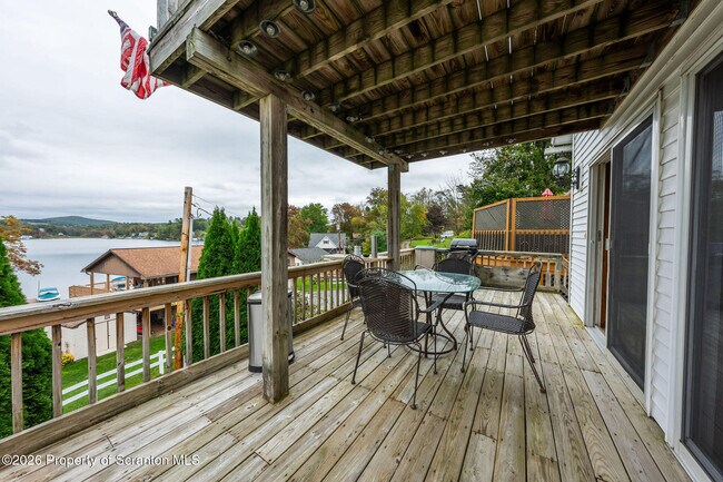 Building Photo - 120 Evergreen Ln