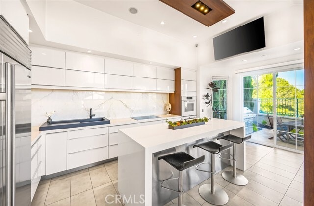 Building Photo - 4 Chandon