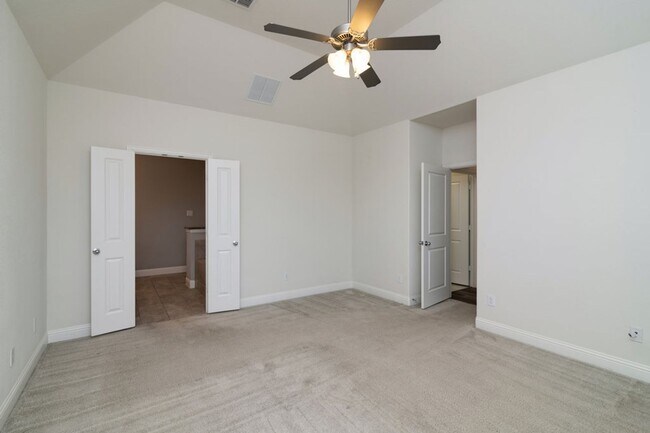 Building Photo - Spectacular and spacious home in Parkside!!