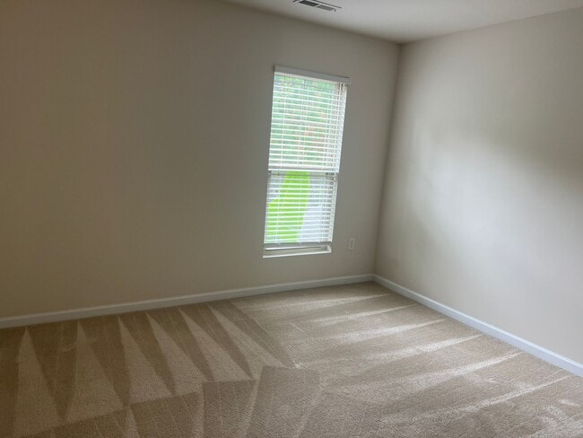 Building Photo - 2108 Chipley Dr