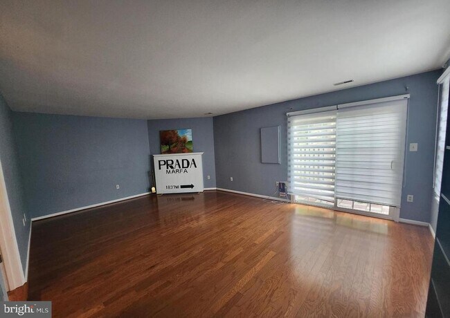 Building Photo - 13923 Middle Creek Pl