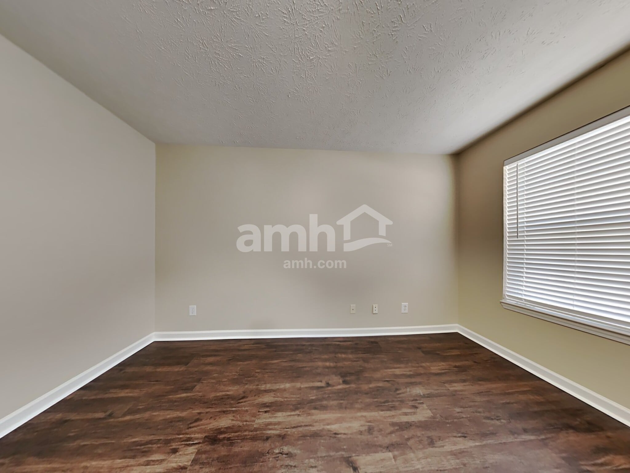 Building Photo - 1351 Blue Ridge Ln