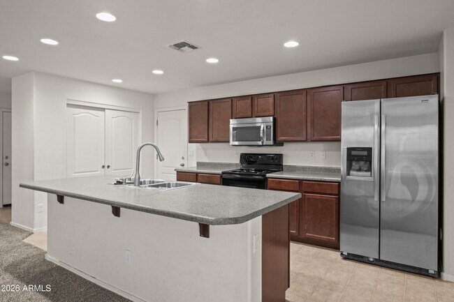 Building Photo - 472 N Ranger Trail