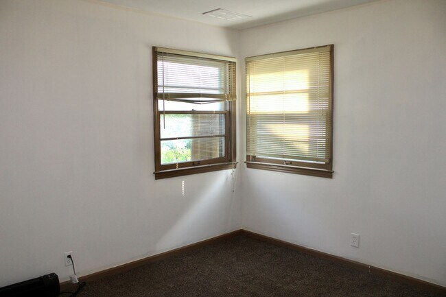 Building Photo - 3922 Herrick St