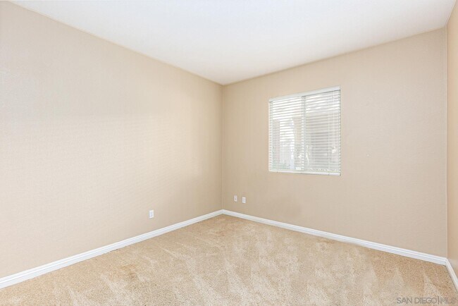 Building Photo - 3267 Dehesa Rd