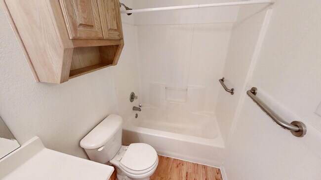 Building Photo - "Spacious Comfort Awaits: 3-Bedroom, 2-Bathroom Duplex Gem in Gatesville, TX!"