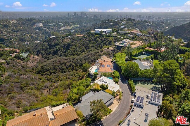 Building Photo - 1256 Stradella Rd