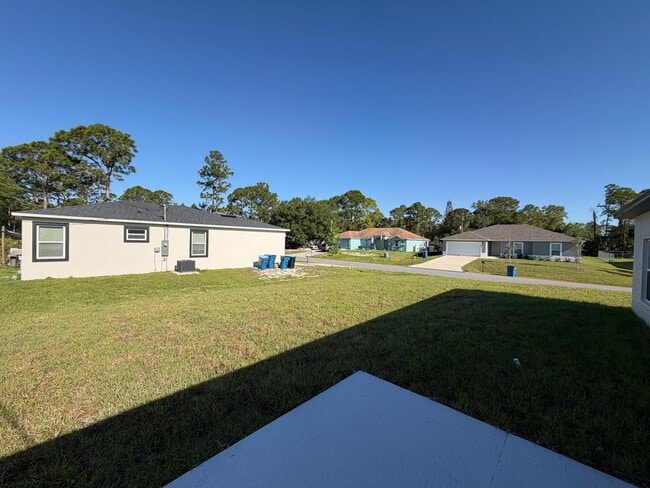 Building Photo - 2810 Felda Ave