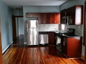 Building Photo - 662 State St