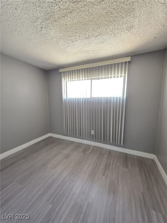 Building Photo - 1121 E Desert Inn Rd