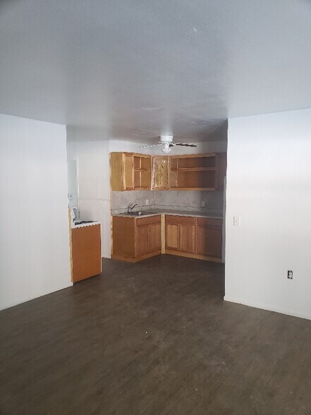 Building Photo - 127 Hilltop Cir