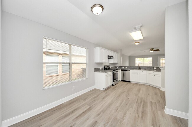 Building Photo - 19618 Beachy Ct