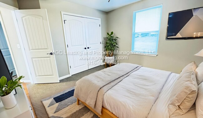 Building Photo - Special Offer at Baltimore Townhomes - One Month Free Rent!