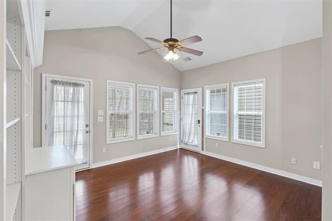 Building Photo - 5551 Wood Vale Ct