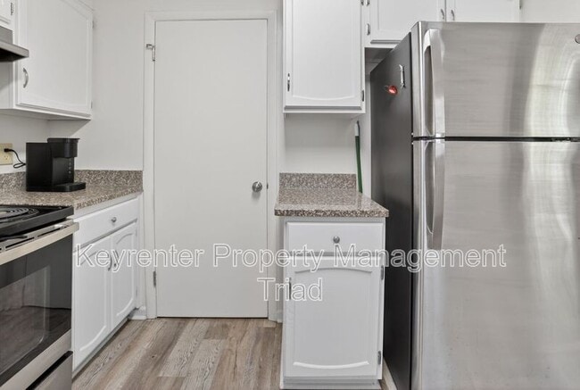 Building Photo - 115 S Mendenhall St