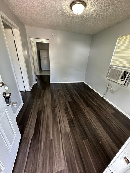 Building Photo - 1528 Mount Herman St