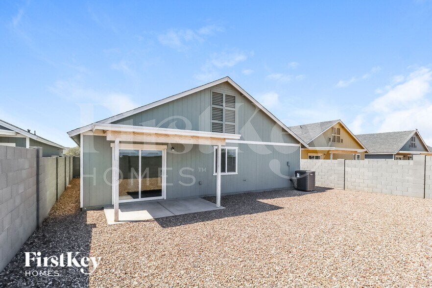 Building Photo - 3858 W Tamarisk Ave