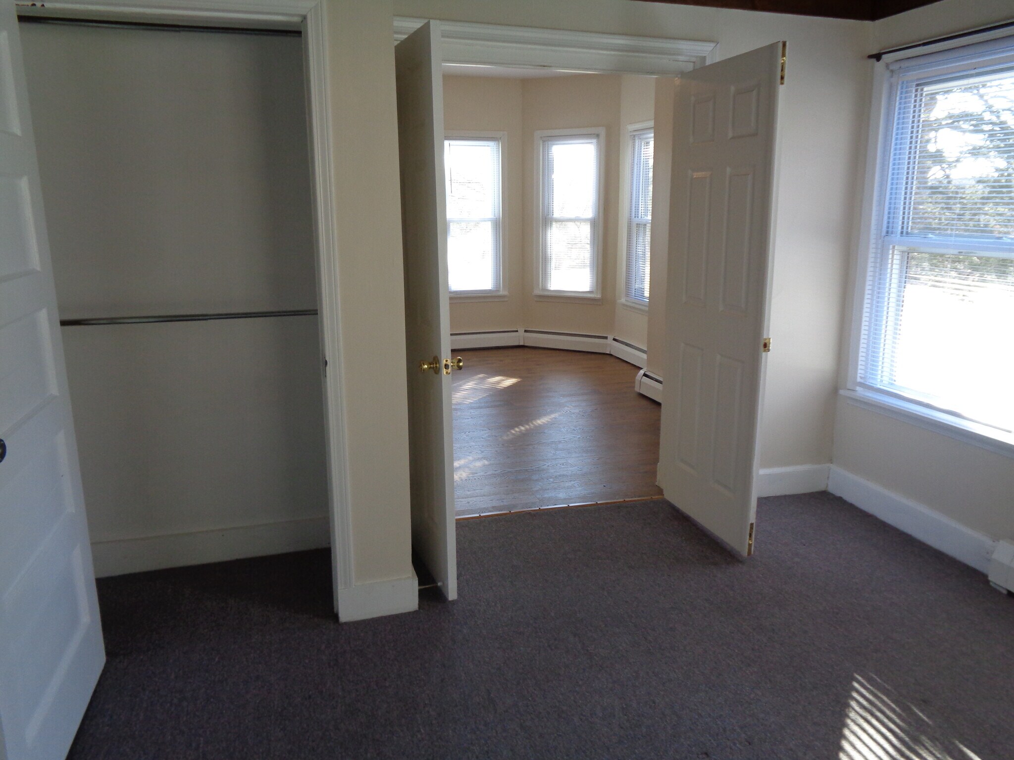 Master Bedroom into Living Room - 13000 9w