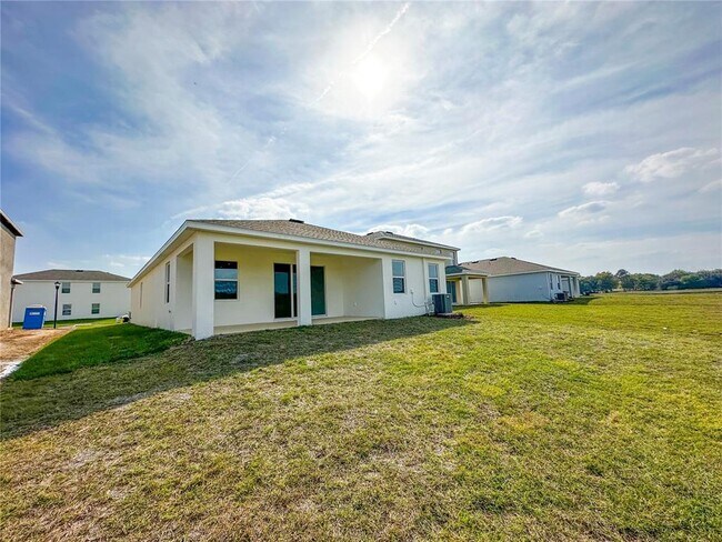 Building Photo - 13819 Wineberry Dr