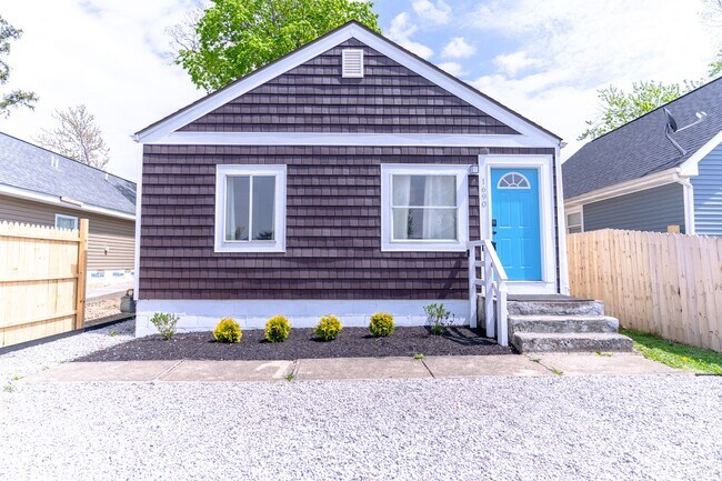 Building Photo - [STR] Fairgrounds Flat Located across Fairgrounds - Fully Furnished 2-Bedroom Home Near Downtown ...