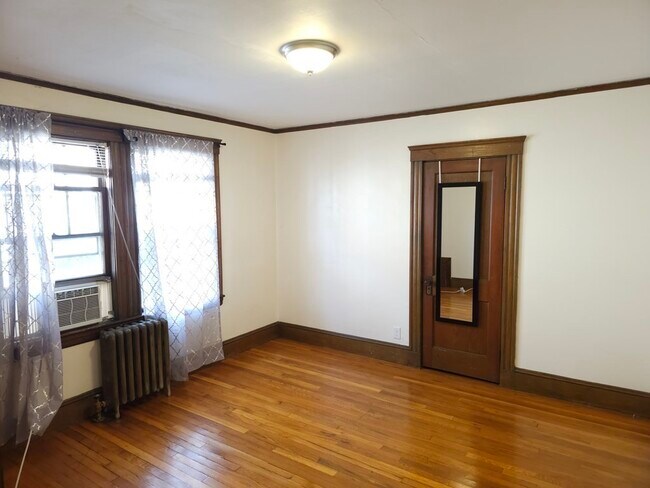 Building Photo - 28 Rawson Rd