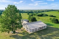 Building Photo - 7 acres with 5 bed, 3 bath less than 25 minutes from town!